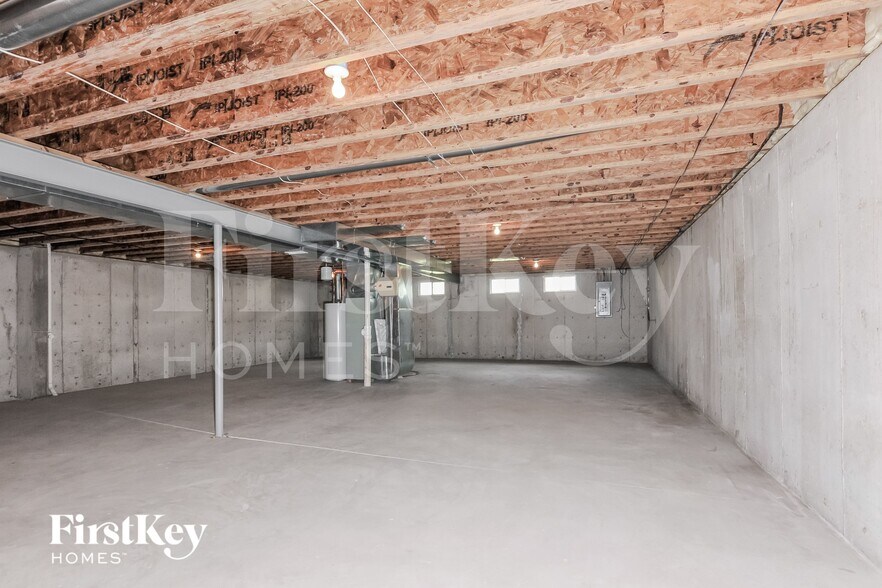 Building Photo - 224 Victoria Dr