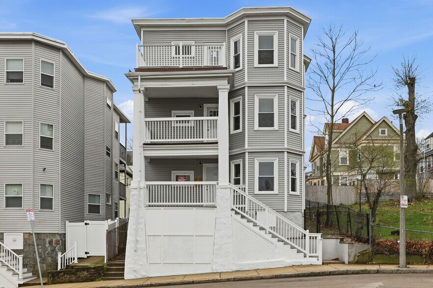 Building Photo - 53 Woodford St