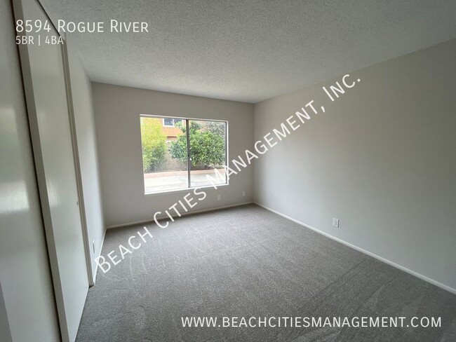 Building Photo - 8594 Rogue River Ave