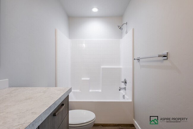 Building Photo - Brand New 5 Bed 3 Bath home 2600sf+ and a 3 car garage