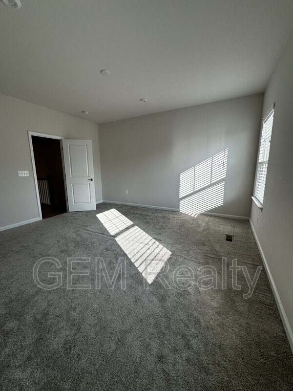 Building Photo - 1853 Sag Harbor Ln