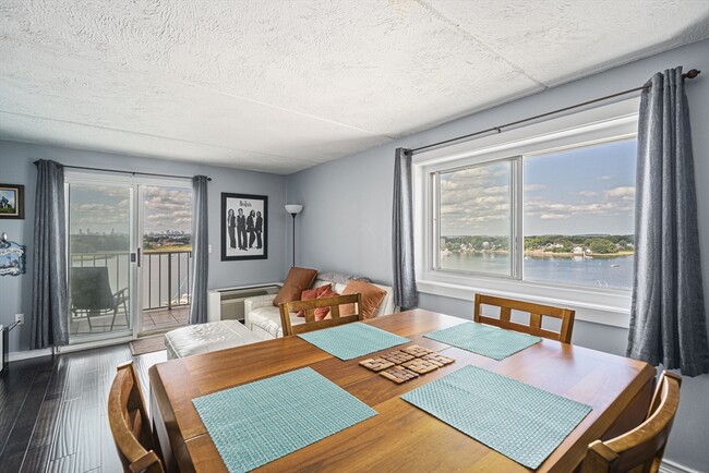 Building Photo - 200 Cove Way