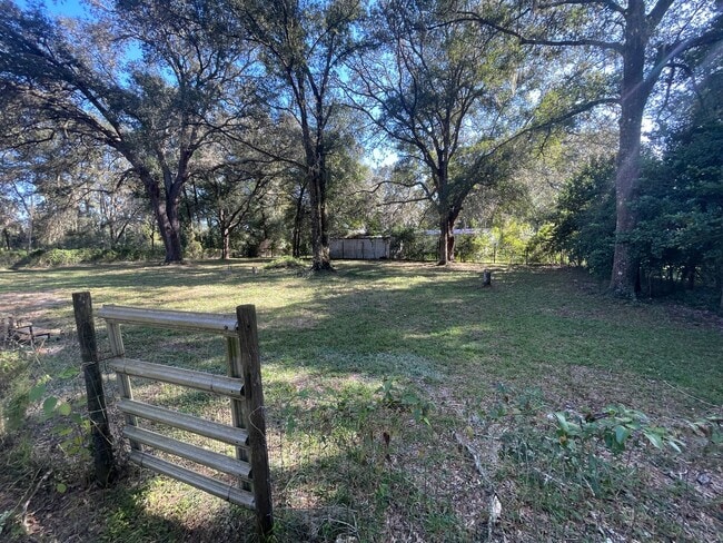 Building Photo - 3/2 Manufactured Home in the Country.