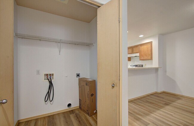 Building Photo - Beautiful 3 Bd 3 Ba Home in Bagley Downs Neighborhood