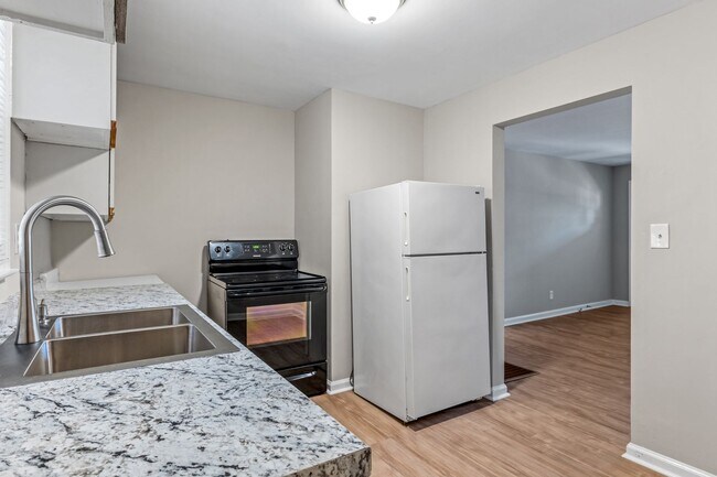Building Photo - 508 Mayflower Dr