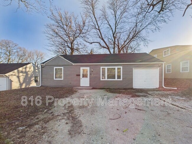 Building Photo - 5017 Dodson Ave