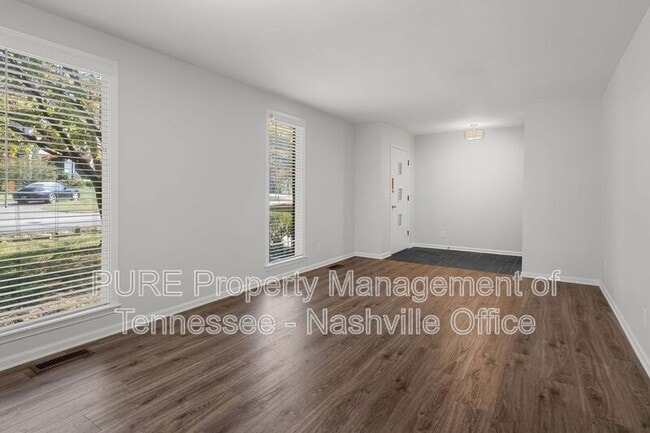 Building Photo - 1001 Glendale Ln