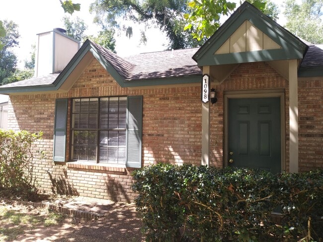 Building Photo - 1098 Rockbrook Ct