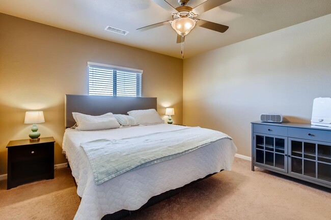 Building Photo - Evolve Real Estate: Beautiful 2 bedroom Pl...