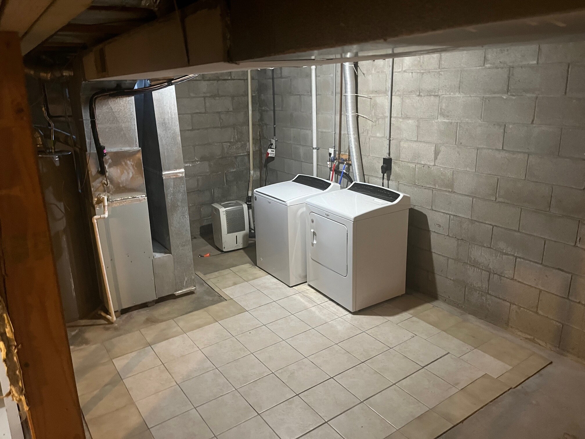 Building Photo - 1074 Lakegrove Court