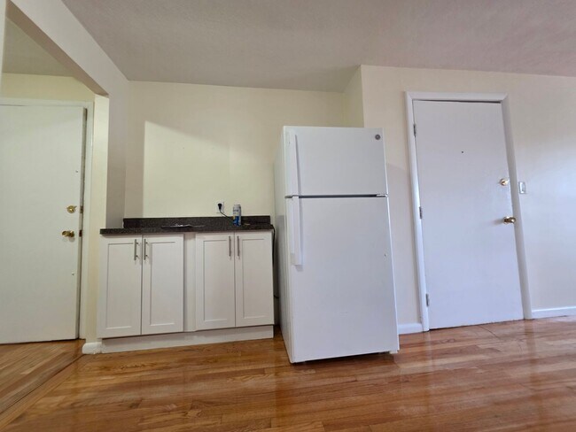 Building Photo - 23 Allston St