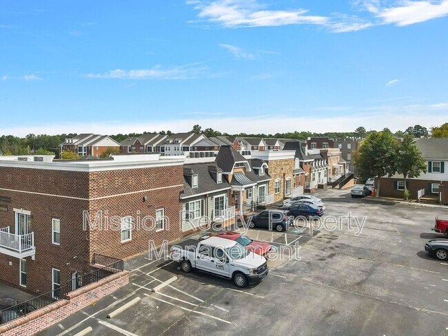 Building Photo - 11905 Centre St