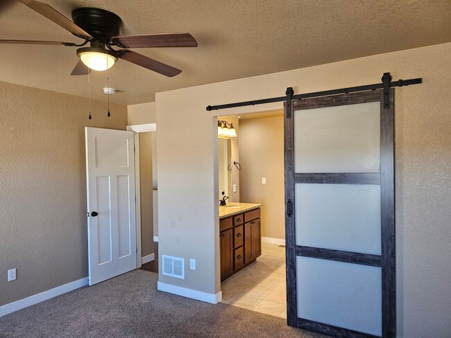Building Photo - ALL PROSPECTIVE TENANTS MUST SUBMIT A $58 ...