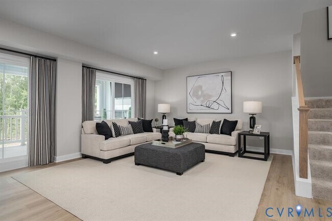 Building Photo - 8001 Lake Laurel Ln