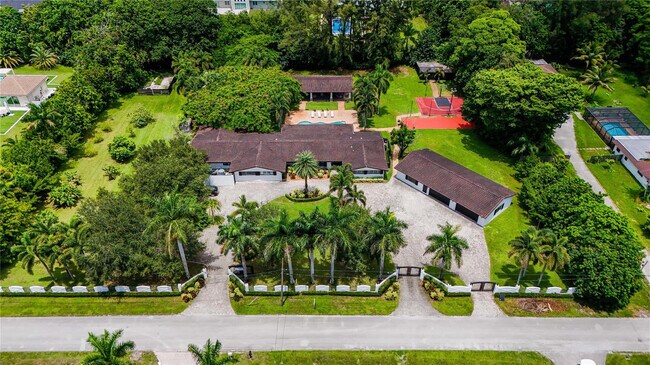 Building Photo - 14701 SW 63rd St