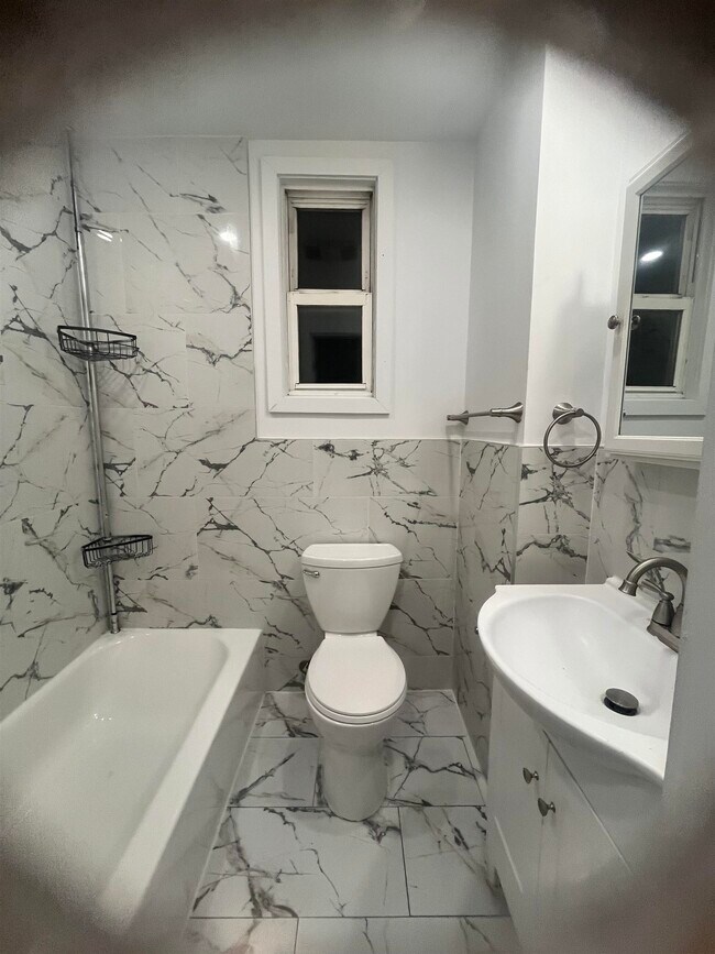 Building Photo - 4207 Grand Ave