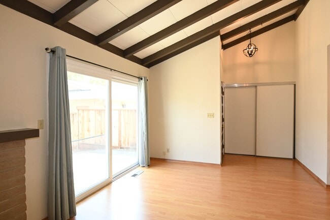 Building Photo - 1355 Sage Hen Way