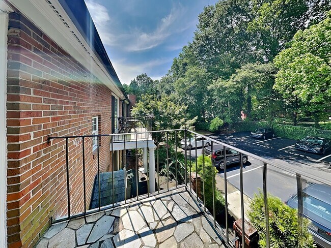 Building Photo - 1634 Ponce De Leon Ave NE