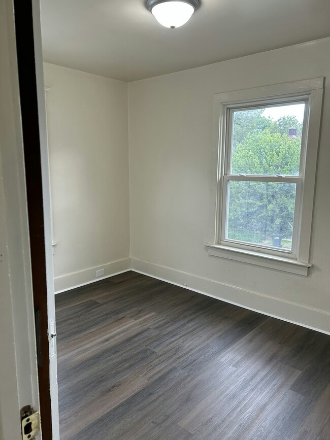 Building Photo - 844 St Agnes Ave