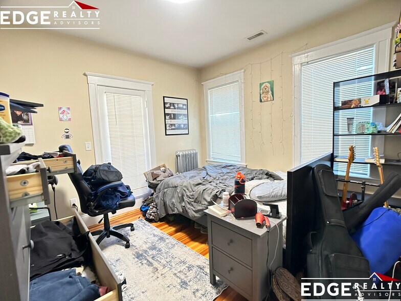 Building Photo - 9 Glenley Ter