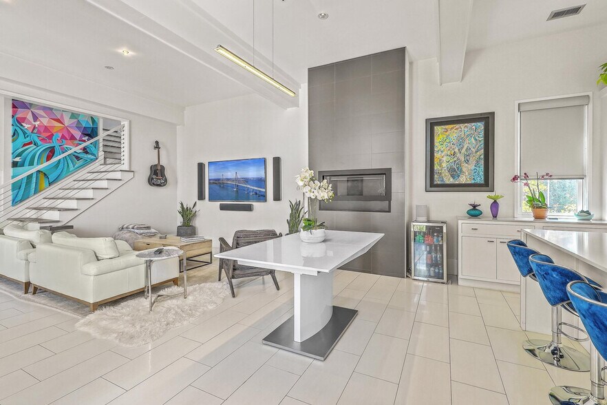 Building Photo - 310 Rivers St