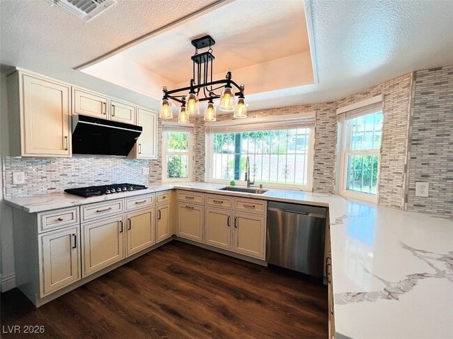 Building Photo - 5688 Maceta Ave