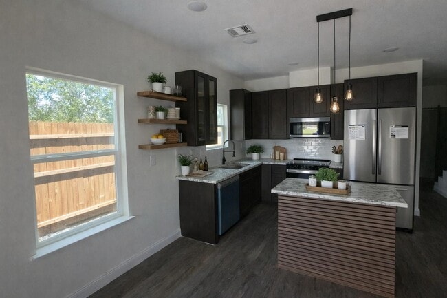 Building Photo - 3810 Hiford Dr