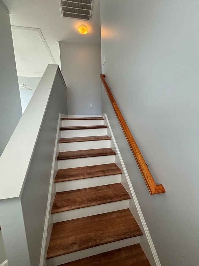 Building Photo - 4897 Southgate Pkwy