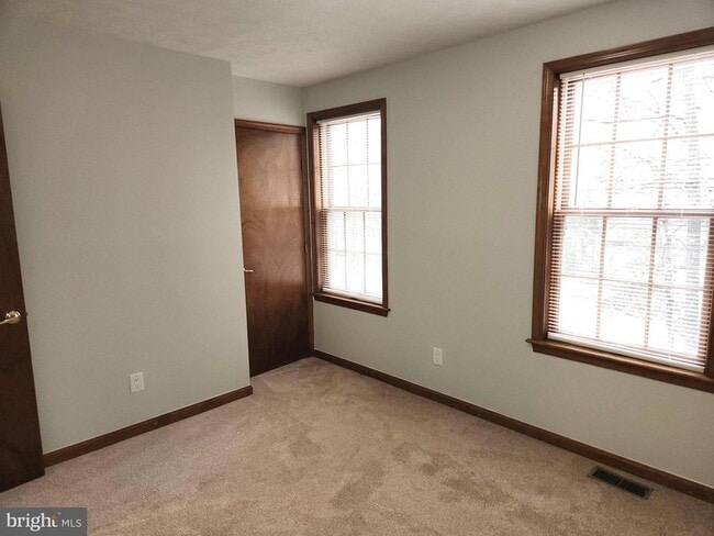 Building Photo - 43974 White Cedar Ln