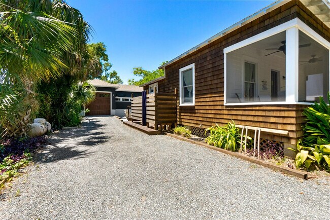 Building Photo - 30 Magnolia Dr