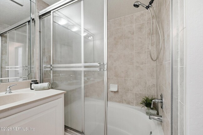 Building Photo - 204 Laguna Villa Blvd