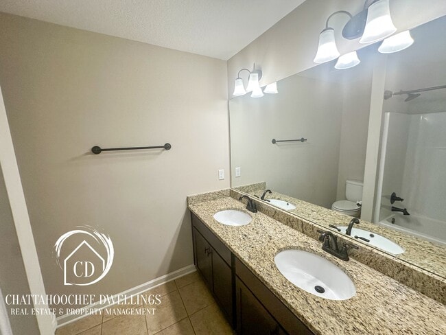 Building Photo - 166 Red Oak Pl