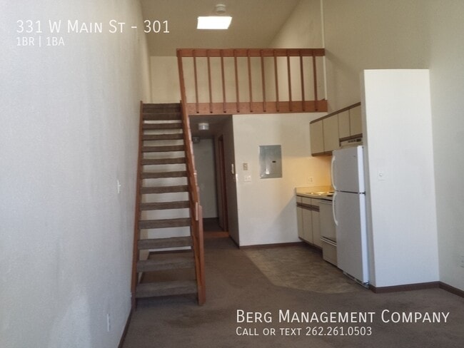 Building Photo - 331 W Main St