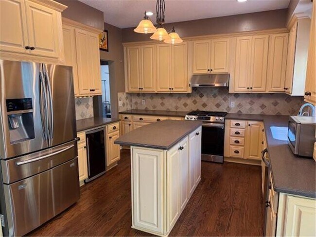 Building Photo - 4046 Albany Cir