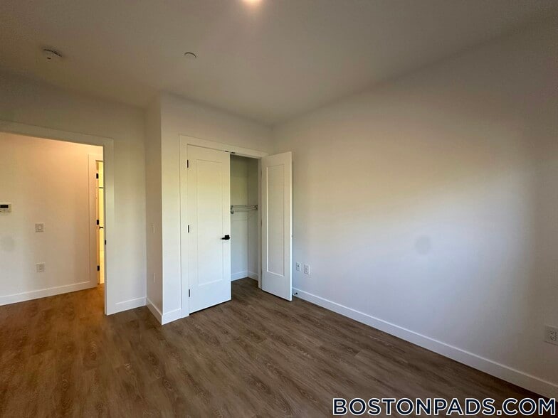 Building Photo - 199 Gardner St