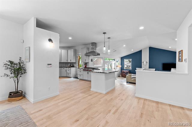 Building Photo - 1065 S Race St