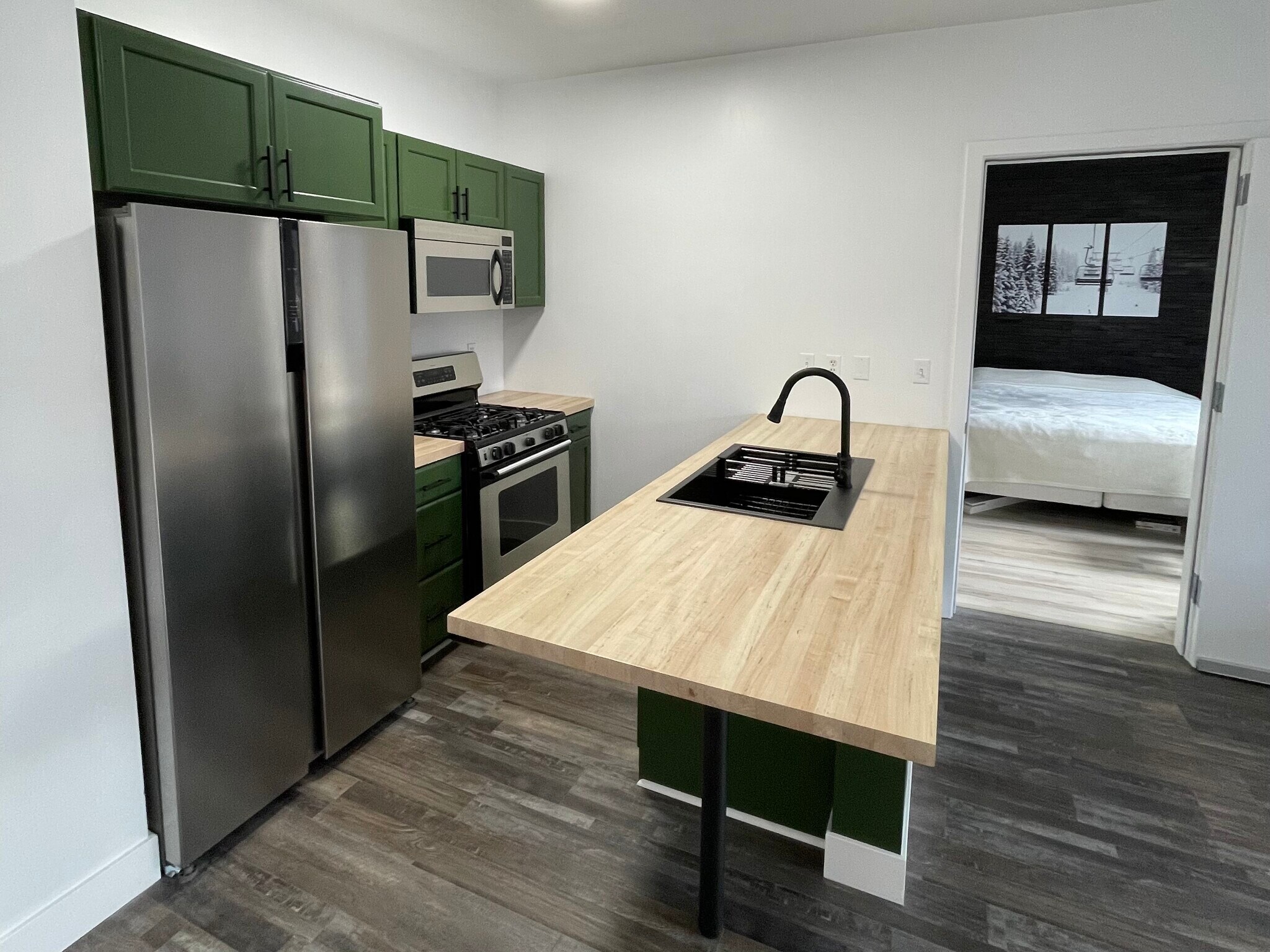 Building Photo - 1364 W Stillwater Dr