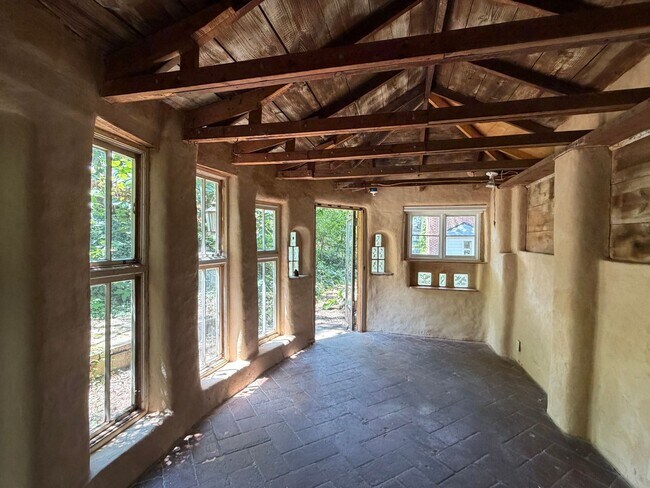Building Photo - Central - Beautiful 1920's Traditional Brick Home, Newly Renovated
