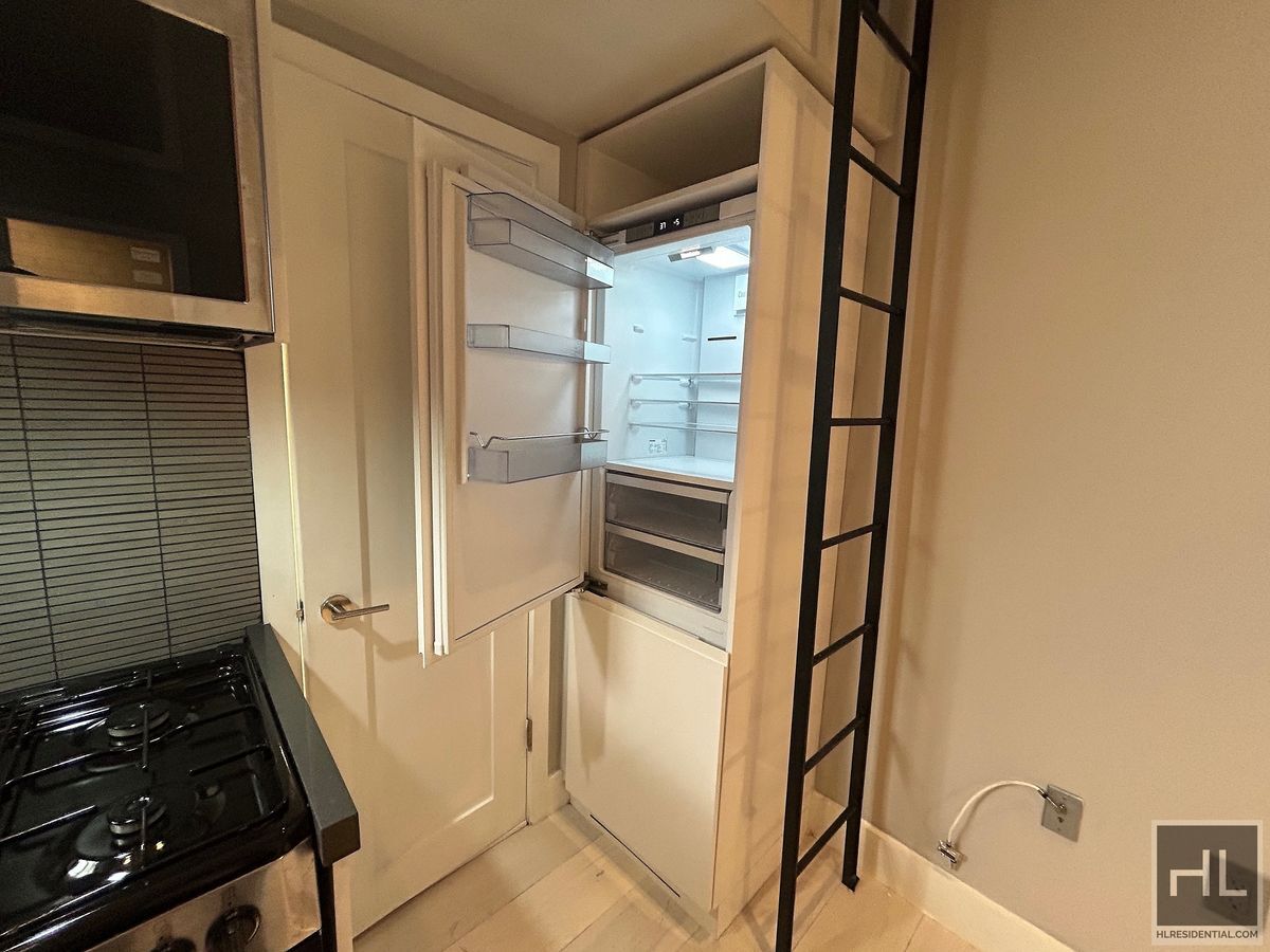 Building Photo - West 51st Street