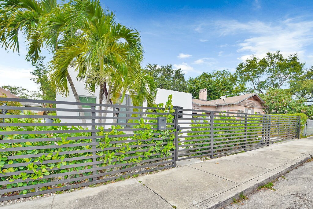Building Photo - 85 NW 47th St