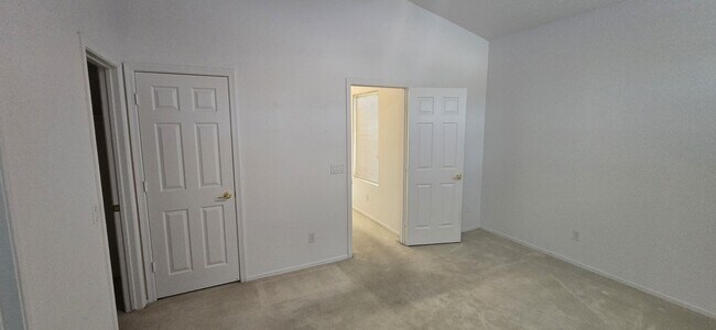 Building Photo - 8971 E Rainier Dr