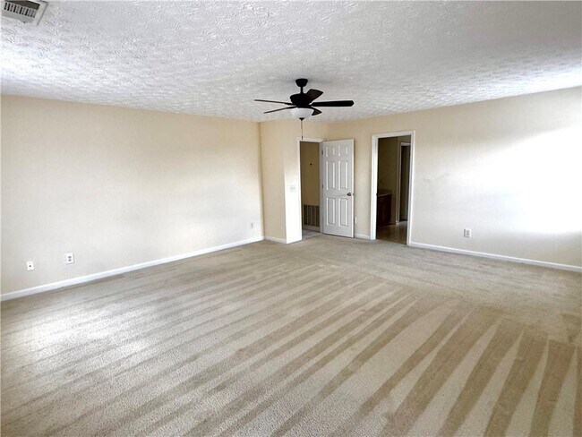 Building Photo - 1700 Ivey Pointe Ct