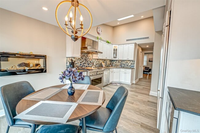 Building Photo - 71 S Bay Dr