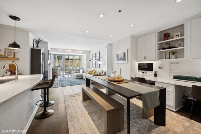 Building Photo - 160 E Illinois St