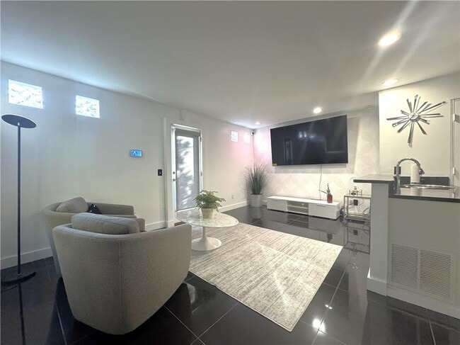 Building Photo - 114 Lindbergh Drive NE