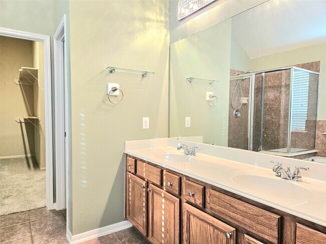 Building Photo - 16834 Jelly Park Stone Dr
