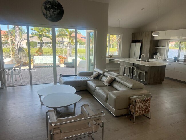 Building Photo - 1130 Spyglass