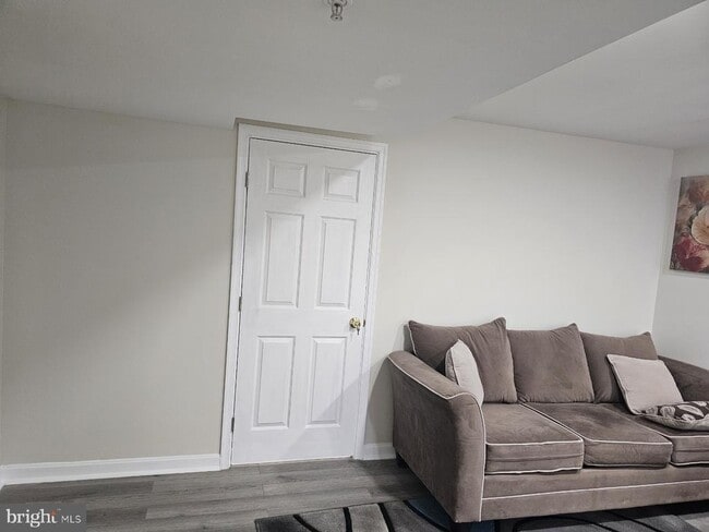 Building Photo - 7605 Quicksilver Ct