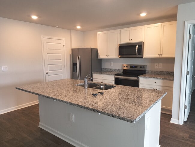 Building Photo - 44 Autumn's Wood Dr