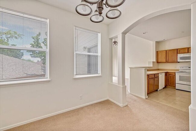 Building Photo - Modern 3-Bedroom North-End Condo Near Canyon View Park & Mesa Mall